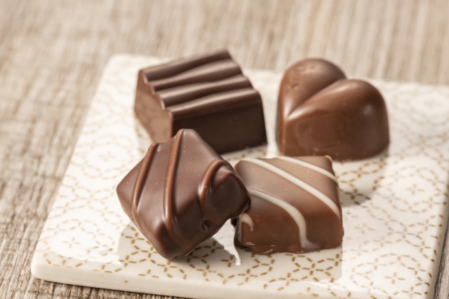 チョコレートを食べるとくしゃみが出るのはなぜ 季節つれづれブログ